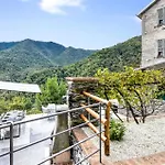 4 Bedroom Stunning In Tribogna Feriehus Ferrada di Moconesi