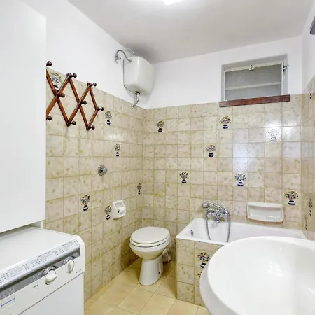 Gorgeous Home In Tribogna Ferrada di Moconesi