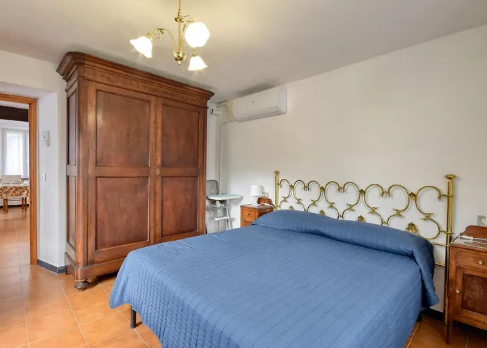 4 Bedroom Stunning In Tribogna Hébergement de vacances Ferrada di Moconesi