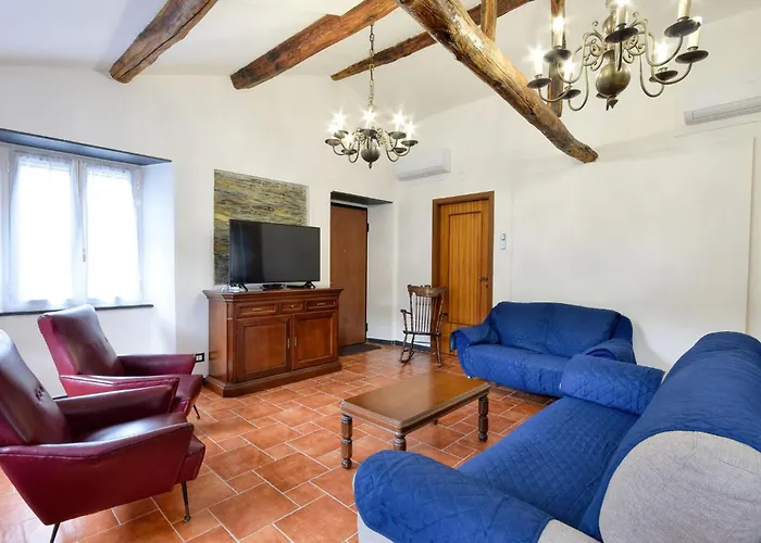 4 Bedroom Stunning In Tribogna Dom wakacyjny *