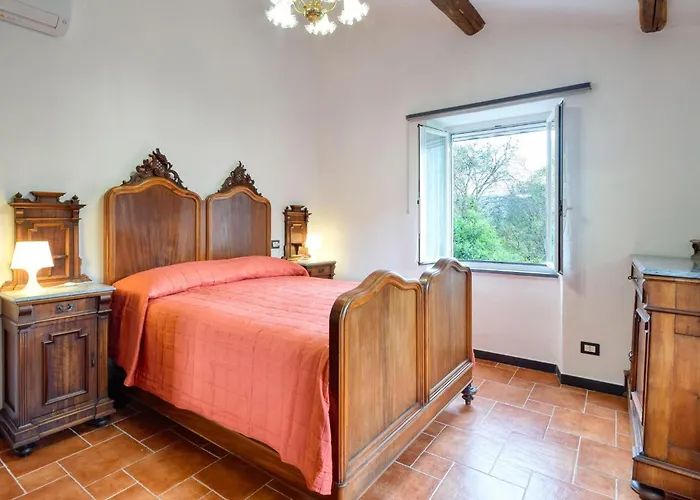 Dom wakacyjny 4 Bedroom Stunning In Tribogna *