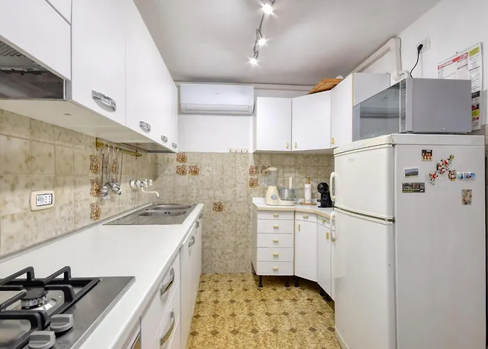 Dom wakacyjny 4 Bedroom Stunning In Tribogna Ferrada di Moconesi