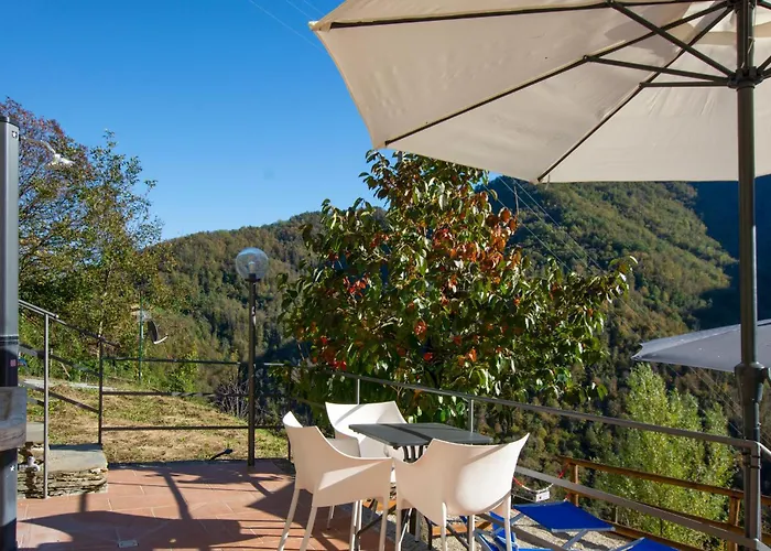 4 Bedroom Stunning In Tribogna Ferrada di Moconesi