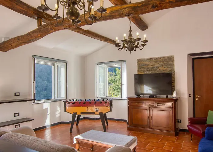 4 Bedroom Stunning In Tribogna Ferrada di Moconesi