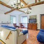4 Bedroom Stunning In Tribogna Casa de Férias Moconesi