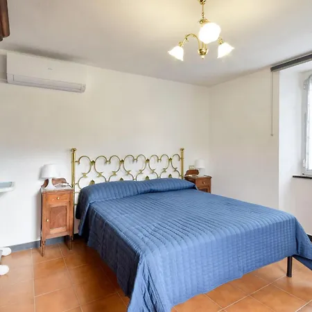 Holiday home 4 Bedroom Stunning In Tribogna Ferrada di Moconesi