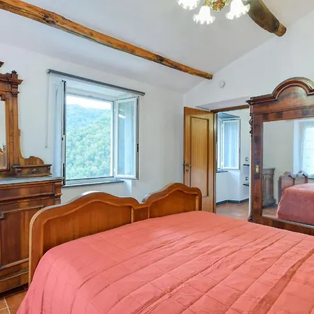 4 Bedroom Stunning In Tribogna Holiday home *