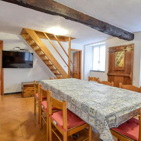 4 Bedroom Stunning In Tribogna * Ferrada di Moconesi