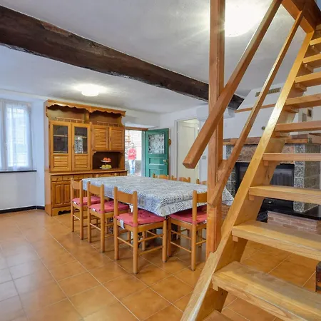4 Bedroom Stunning In Tribogna Holiday home *
