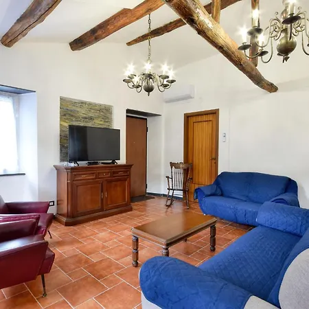4 Bedroom Stunning In Tribogna Holiday home *