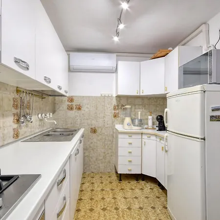 Holiday home 4 Bedroom Stunning In Tribogna Ferrada di Moconesi